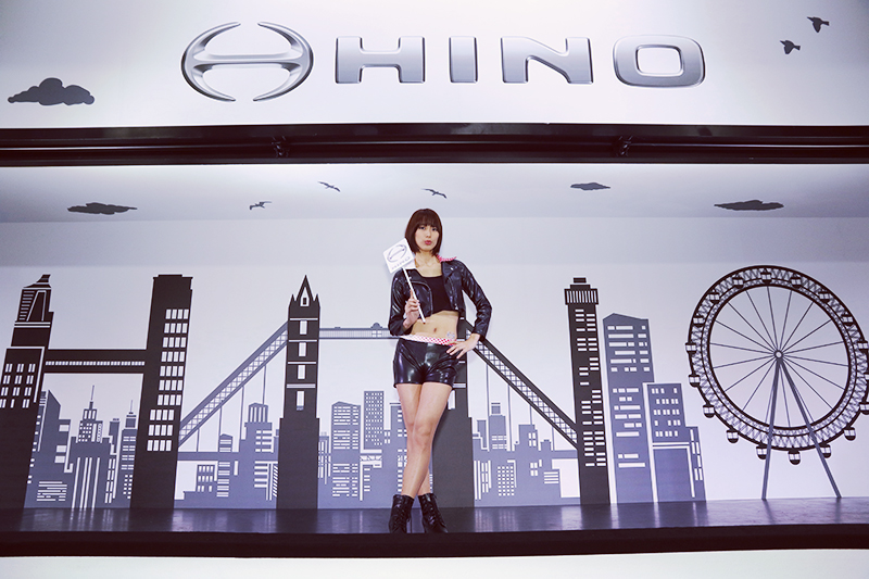 HINO自動車のコンパニオン #01